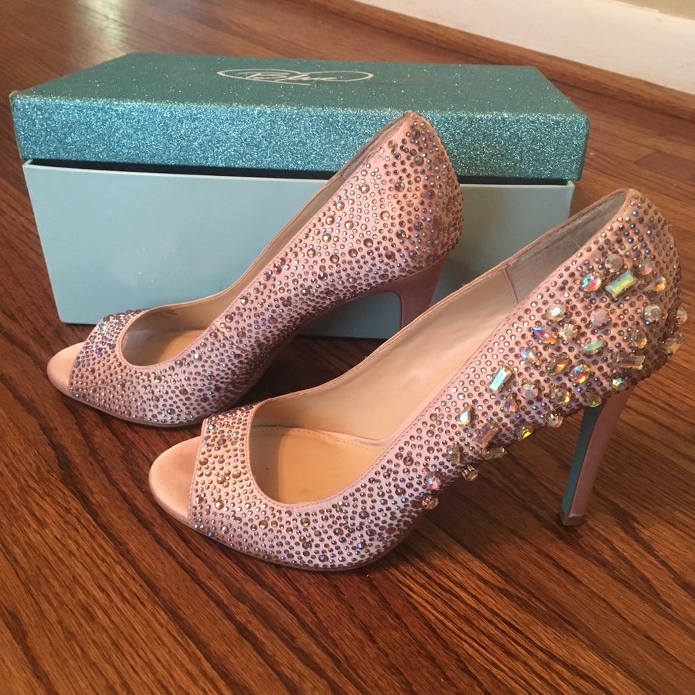 Betsey Johnson Something Blue Nude Pumps